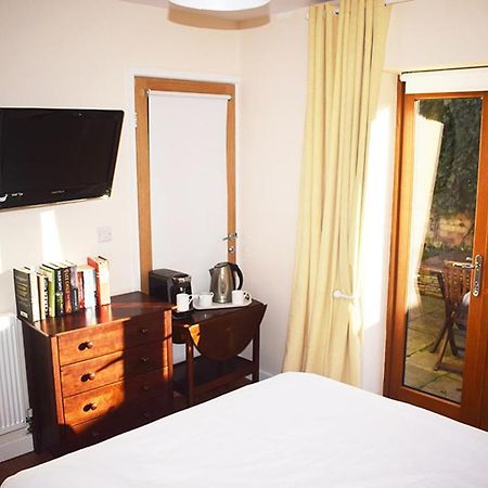 オークハム Wings Bed & Breakfast エクステリア 写真